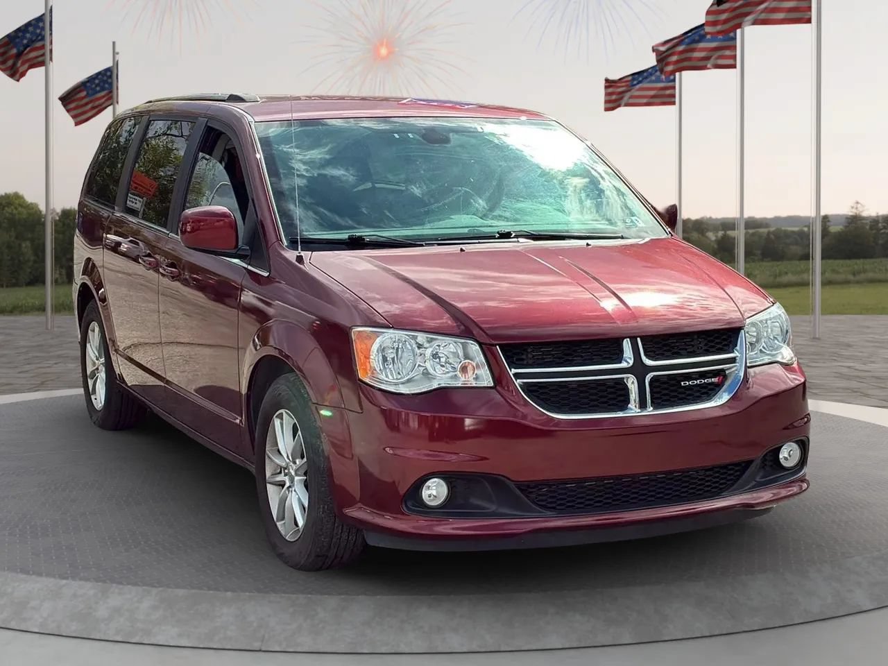 Used 2020 Dodge Grand Caravan SXT w/ Driver Convenience Group FWD image 1