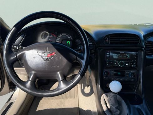 Used 1999 Chevrolet Corvette Convertible w/ Performance Handling Pkg image 11