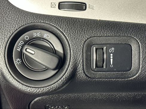 Used 2017 Dodge Journey SE image 21