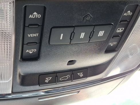 Used 2018 Jeep Grand Cherokee Limited w/ Luxury Group II AWD/4WD image 25