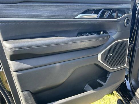 Used 2024 Jeep Wagoneer Series II w/ Flexible Seating Group image 24