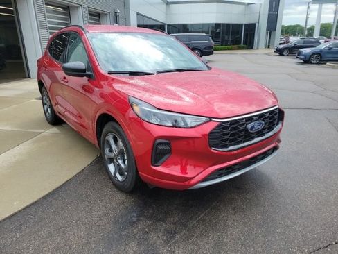 Used 2024 Ford Escape ST-Line w/ Tech Pack #1 AWD/4WD image 10