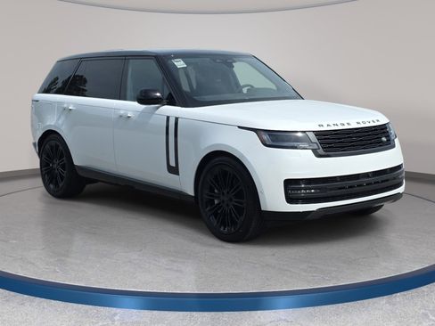 New 2026 Land Rover Range Rover Long Wheelbase SE AWD/4WD image 3