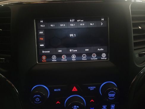 Used 2020 Jeep Grand Cherokee Laredo image 25