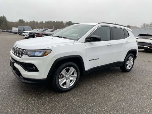 Certified 2022 Jeep Compass Latitude image 9