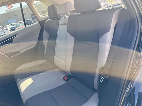 Used 2021 Toyota RAV4 XLE w/ Convenience Package image 22