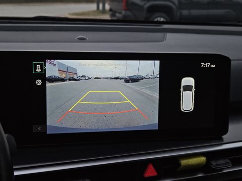 Used 2024 Kia Sorento S image 18