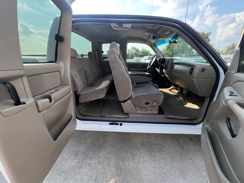 Used 2001 GMC Sierra 2500 4x4 Extended Cab w/ Convenience Plus Group image 45