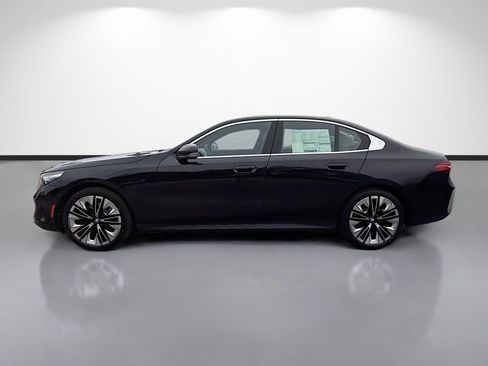 New 2027 BMW 530i RWD image 6