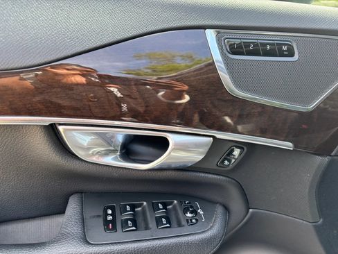 Used 2016 Volvo XC90 T6 Momentum AWD/4WD image 22
