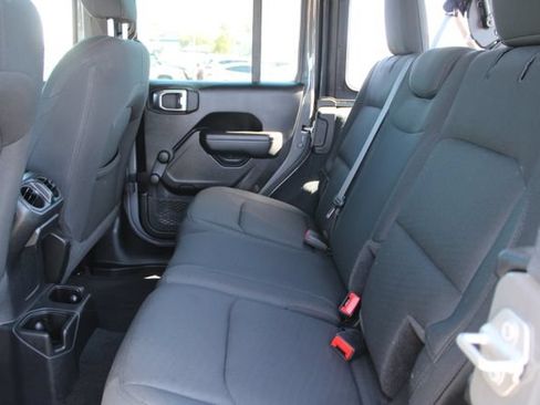 Used 2022 Jeep Wrangler Unlimited Sport AWD/4WD image 35