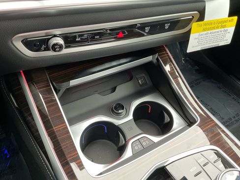 New 2026 BMW X7 xDrive40i w/ Executive Package image 18