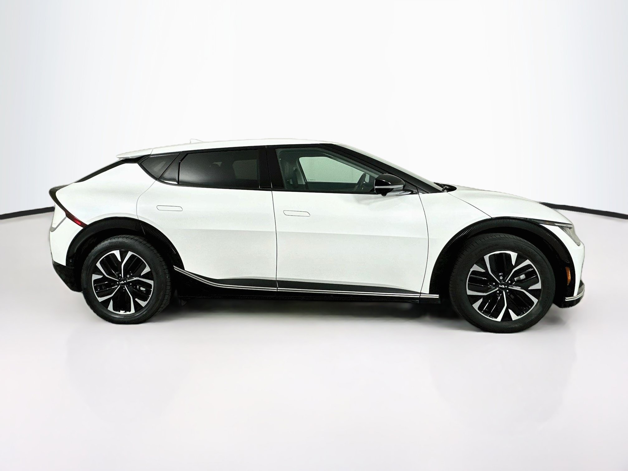 Used 2023 Kia EV6 Wind w/ Wind Technology Package RWD image 10