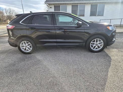 Used 2024 Ford Edge SEL image 3