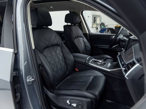 Certified 2025 BMW X7 xDrive40i AWD/4WD image 25