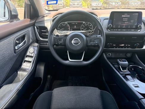 Certified 2021 Nissan Rogue SV FWD image 15