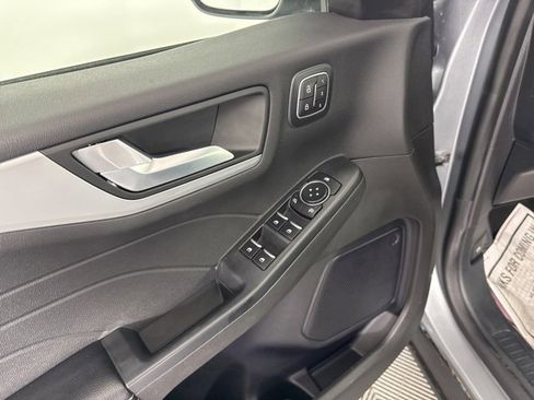 Used 2024 Ford Escape Platinum image 27