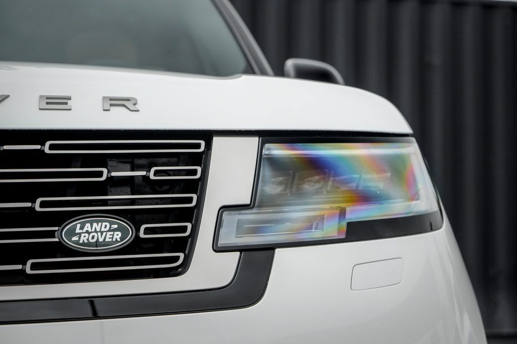 New 2026 Land Rover Range Rover Long Wheelbase SE AWD/4WD image 6