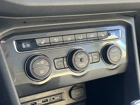 Used 2019 Volkswagen Tiguan SE w/ Panoramic Sunroof Package image 21