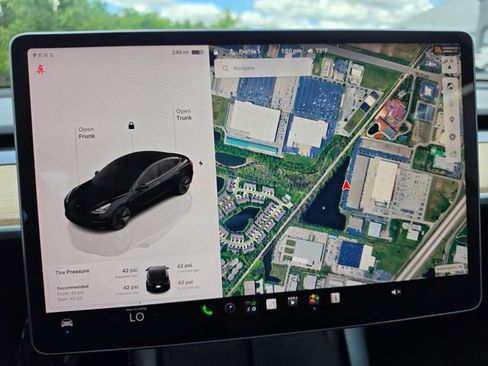 Used 2022 Tesla Model 3 Long Range AWD/4WD image 55