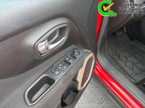 Certified 2016 Jeep Renegade Sport w/ Power & Air Group FWD image 35