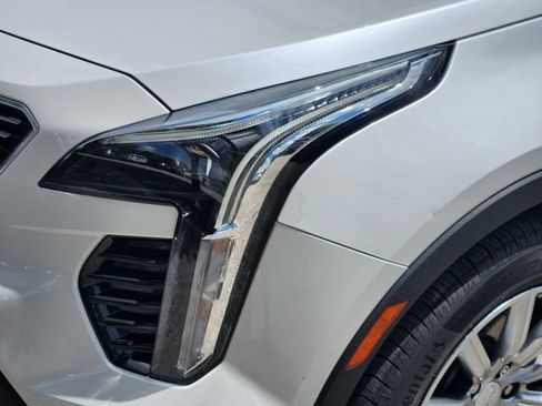 Used 2022 Cadillac XT4 Premium Luxury w/ Cold Weather Package FWD image 10