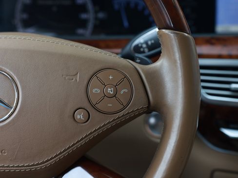 Used 2010 Mercedes-Benz S 550 image 34