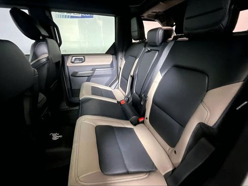 Certified 2024 Ford Bronco Wildtrak image 21
