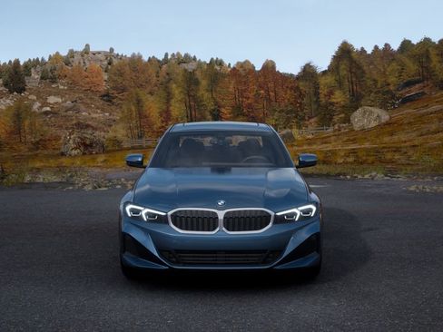 Used 2025 BMW 330i 330i w/ M Sport Package image 32