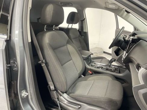 Used 2020 Chevrolet Traverse LT image 27