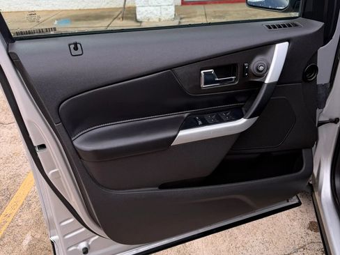 Used 2011 Ford Edge SE w/ 101A Rapid Spec Order Code FWD image 5
