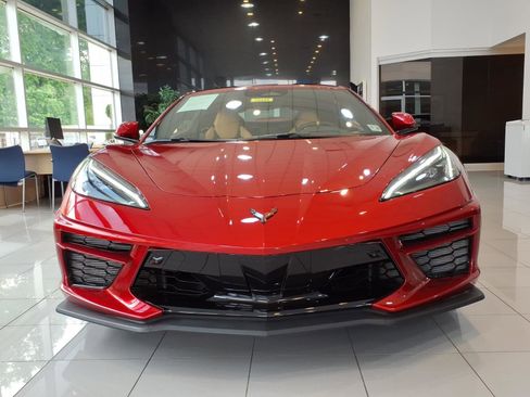 Used 2025 Chevrolet Corvette Stingray Premium Cpe w/ Z51 Performance Package RWD image 2