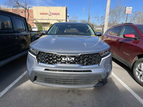 Used 2023 Kia Sorento LX image 5