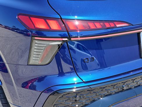 New 2026 Audi Q3 quattro 2.0T AWD/4WD image 37