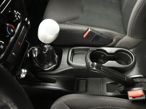 Used 2016 Jeep Wrangler Unlimited Sport AWD/4WD image 19