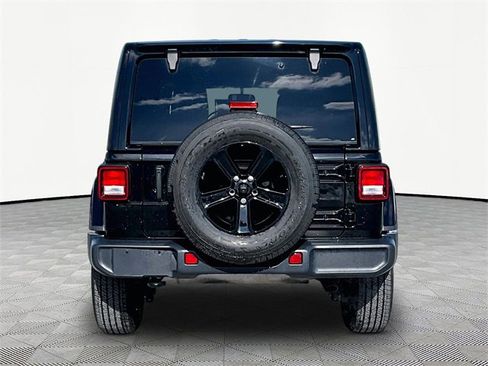 Used 2020 Jeep Wrangler Unlimited Sahara image 5