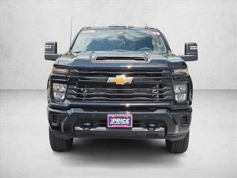 Used 2025 Chevrolet Silverado 2500 Custom w/ Custom Value Package AWD/4WD image 2