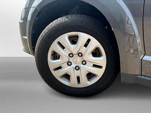 Used 2016 Dodge Journey SE image 2