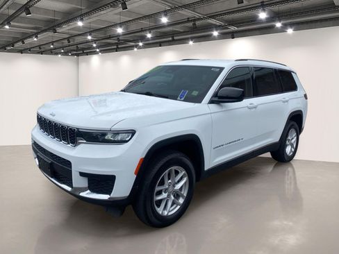 Used 2023 Jeep Grand Cherokee L Laredo image 3