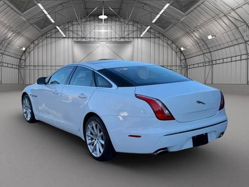 Used 2011 Jaguar XJ XJ Sedan 4D image 4