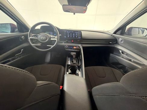 Certified 2025 Hyundai Elantra Hybrid FWD image 22