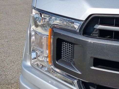 Used 2019 Ford F150 XLT w/ Equipment Group 302A Luxury AWD/4WD image 9