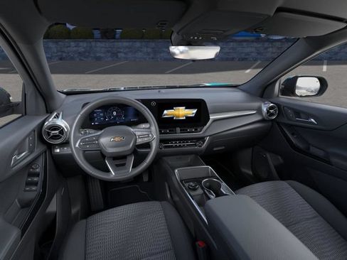 New 2026 Chevrolet Equinox LT w/ Safety and Technology Package FWD image 15