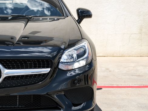 Used 2017 Mercedes-Benz SLC 300 image 39