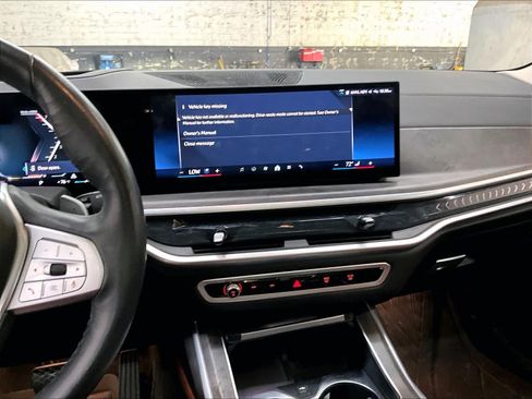 Used 2024 BMW X7 xDrive40i AWD/4WD image 9
