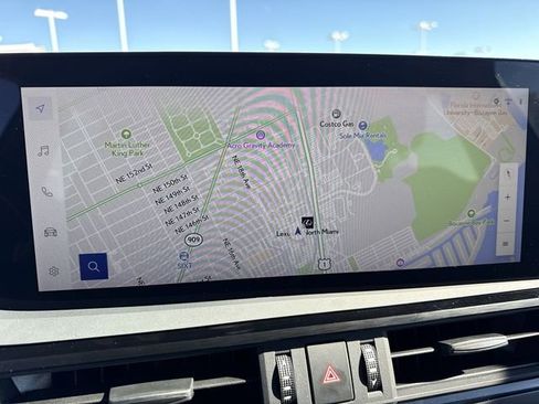 Certified 2025 Lexus ES 300h w/ Premium Package image 18