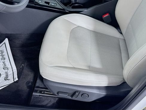Certified 2023 Kia Niro EX Touring FWD image 18