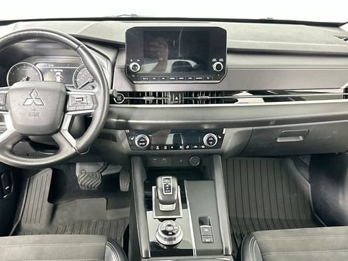 Used 2024 Mitsubishi Outlander SE Black Edition AWD/4WD image 19