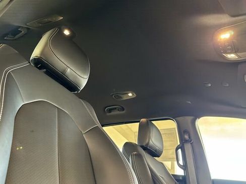 New 2026 Chrysler Pacifica Select image 15