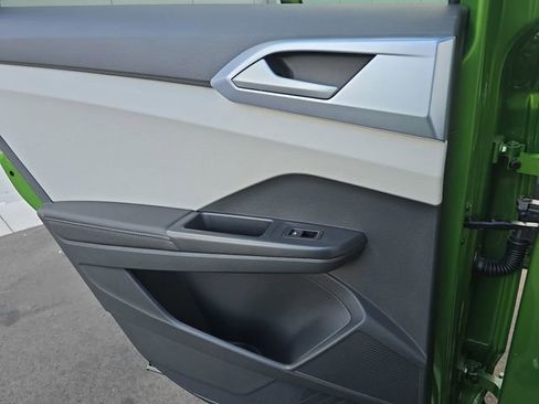 New 2026 Volkswagen Taos SE AWD/4WD image 16